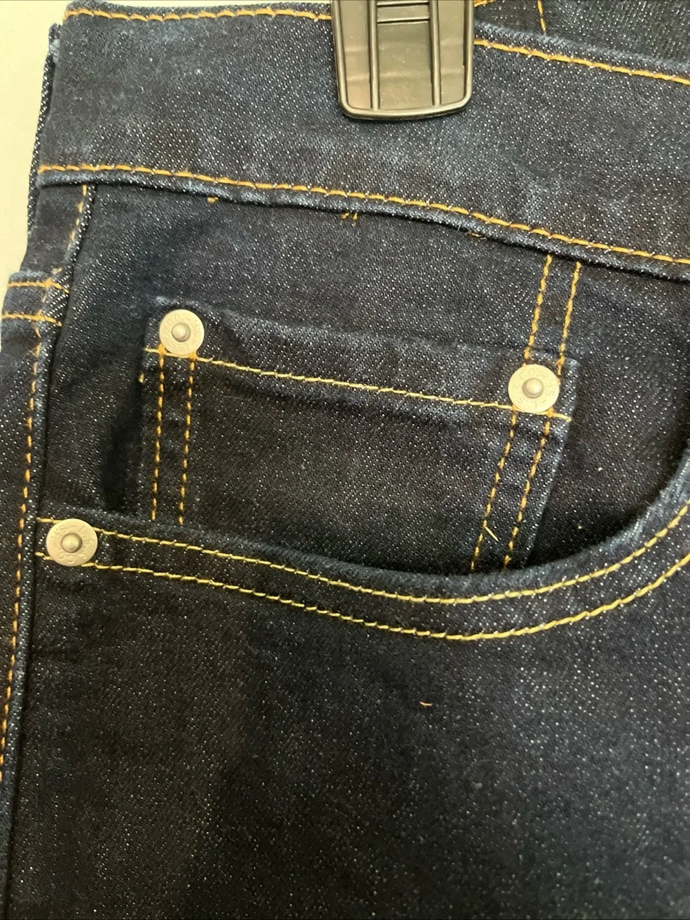 Levi's men’s Dark Indigo Straight Leg Jeans 514 32/32 professionally hemmed